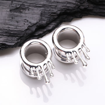 Detail View 1 of A Pair of Dripping Ooze Steel Screw-Fit Tunnel Plug